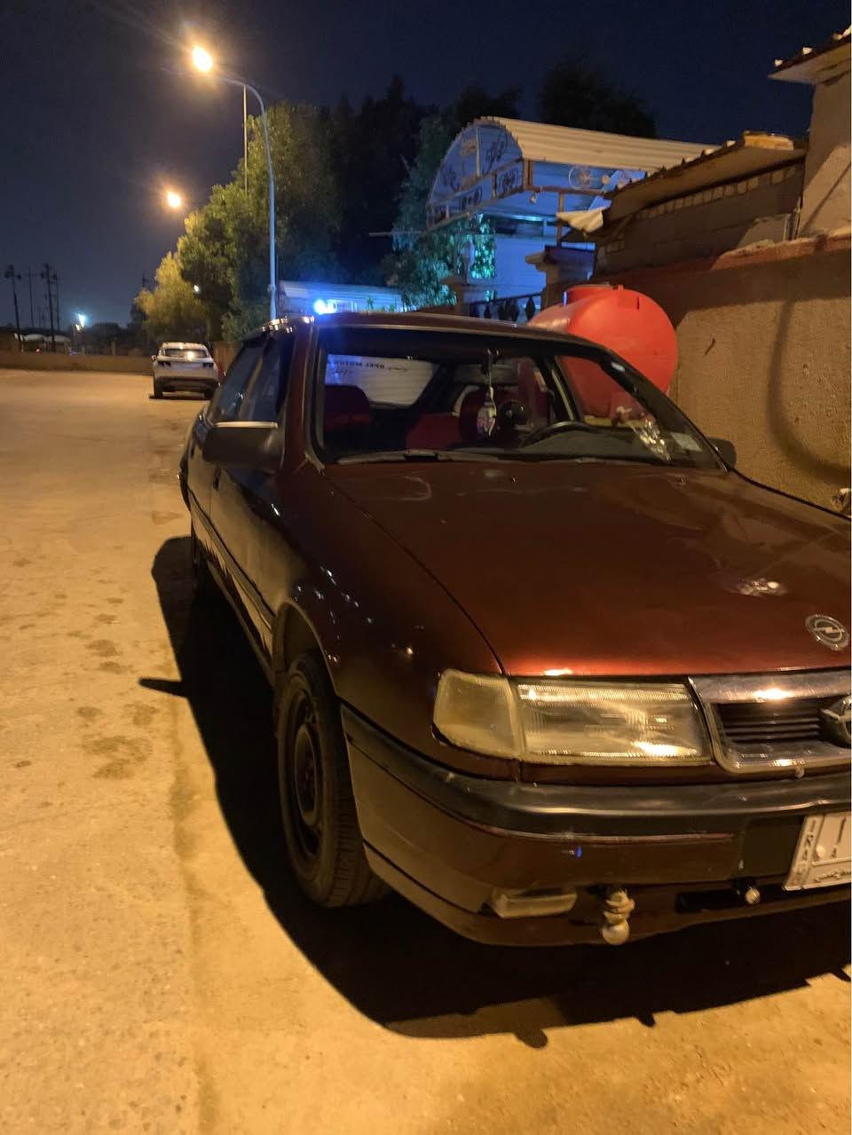 السلام وعليكم مرخصة الادمن اوبل فكترا موديل 91السياره معمره ومحوره كابريتر السياره خير من الله شغل واطلع وين مايعجبك كهربائيات كله شغاله رقم الهاتف (***********)مكاني بصره زبير البصرة, العراق
