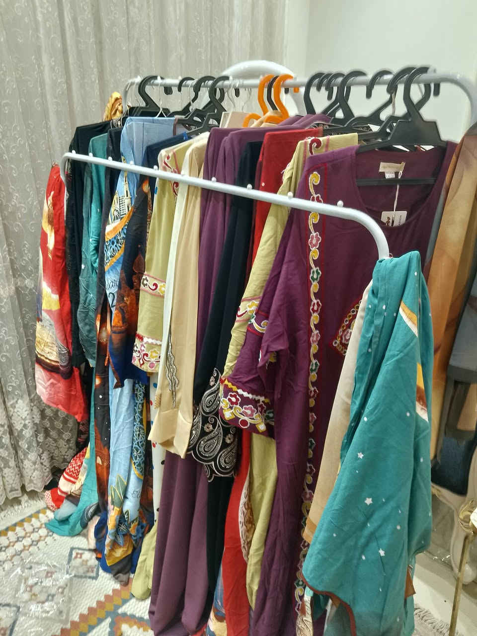 ملابس نسائيه للبيع توصيل مجانا لداخل بسمايه حجز واتساب ***********
