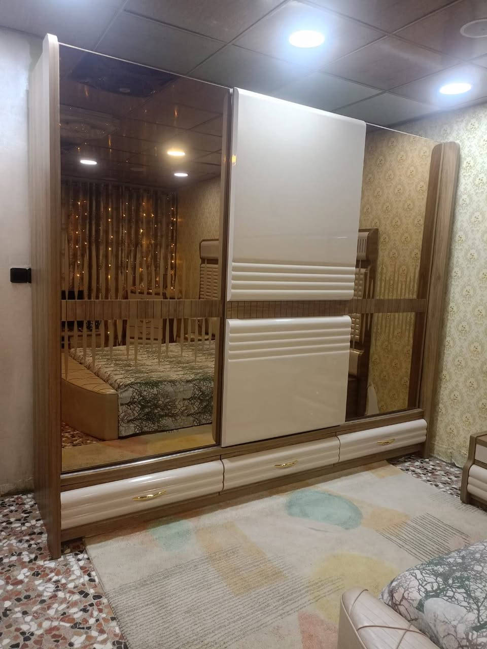 غرفه نوم تركي اخذتها 35ورقه الوصل موجود نضافه ٪100
11قطعه تركي باب أول

مليونين بيها مجال ✅

جربايه طفل مع دوشك

ب 125 قفل

الكزامه مع ميز تلفزيون ب 100

بيع بسبب سفر

بغداد الدوره ابودشير

 الاف خلف حسينية

 ام السبطين تواصل ع هاتف

 *********** يوجد وتساب ✅
