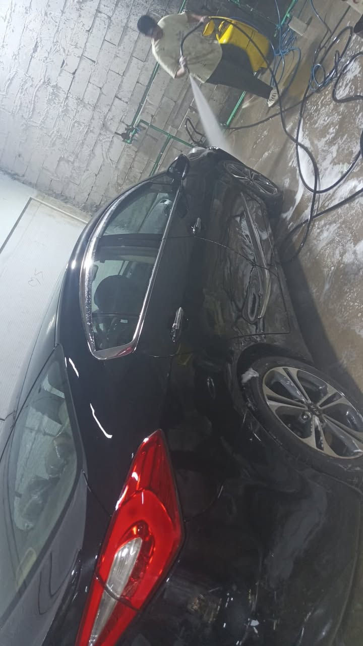 السلام عليكم للبيع كيا سيراتو موديل 2014 خليجي محرك 1600 خليجي فول مواصفات 1/1 رقم بغداد الماني لون اسود السعر 100 وبيهه مجال *********** مكان السياره بغداد الغزاليه 
ملاحضه مكلف بالنشر
