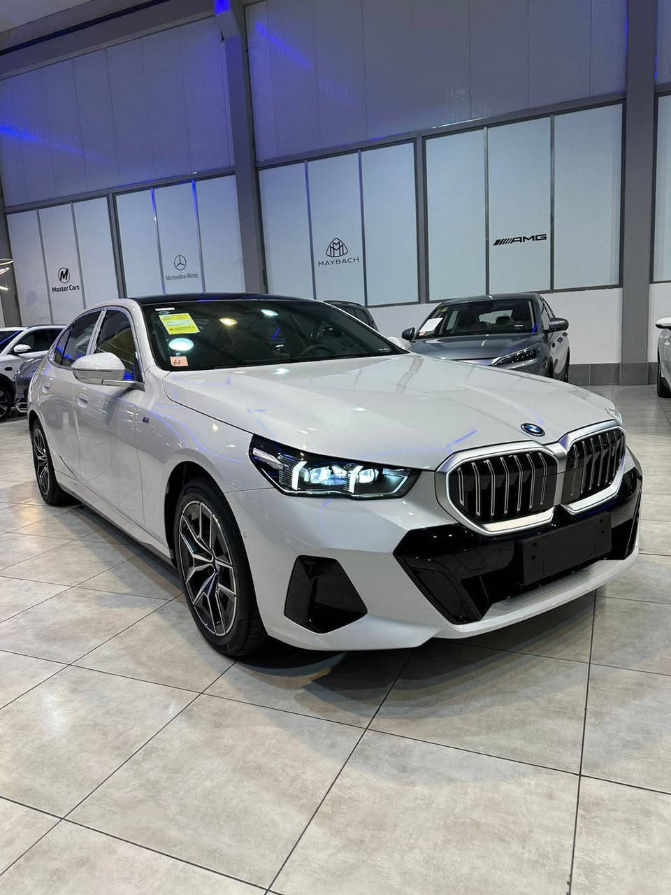 السعر 55،000  دولار شامل الرقم
💥ضمان  5 سنوات على البطارية 💥
((((((((( لغة السيارة عربية))))))))))
BMW i5 e Drive 40L   M package Large
  ((2025 )) صفر كيلو متر
السيارة باب طويل
سيارة كهربائية بمدى يصل إلى  (( 710 كم ))
تسارع من 0  إلى 100  خلال 5.7-6.0  ثواني
سيارة سيدان فاخرة
باب طويل 
دخول ذكي للأبواب
شاشة دجيتال
سقف بانوراما 
انارة للبانوراما بعدة الوان
حساسات 360. درجة مع 4 كامرات 
أنظمة رادار متطورة نقط عمياء  
انارة داخلية متطورة بعدة الوان
شحن واير ليس
العطر LED
لايتات LED
بك لايت LED
حجم الإطار 19
صندوق كهربائي
عدة أنظمة القيادة
سماعات harman/kardon 
دبلات خلفية نظام هوائي جوب ليس
ومواصفات عديدة💥
0751-2004-377
0772-818-6453 أربيل, العراق

