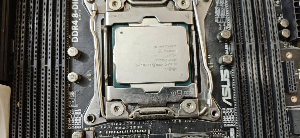 سلام عليكم  بورد asus series x99 مع معالج xeun 2697v3
 مع بورد MR9A PRO معالج xeon 2680v3  شرط الفحص شغالات  قيم وخذ  مكان كربلاء


**إذا كنت صاحب هذا الإعلان وتريد حذفه لأي سبب، رجاءا أرسل رسالة إلى الدعم الفني**