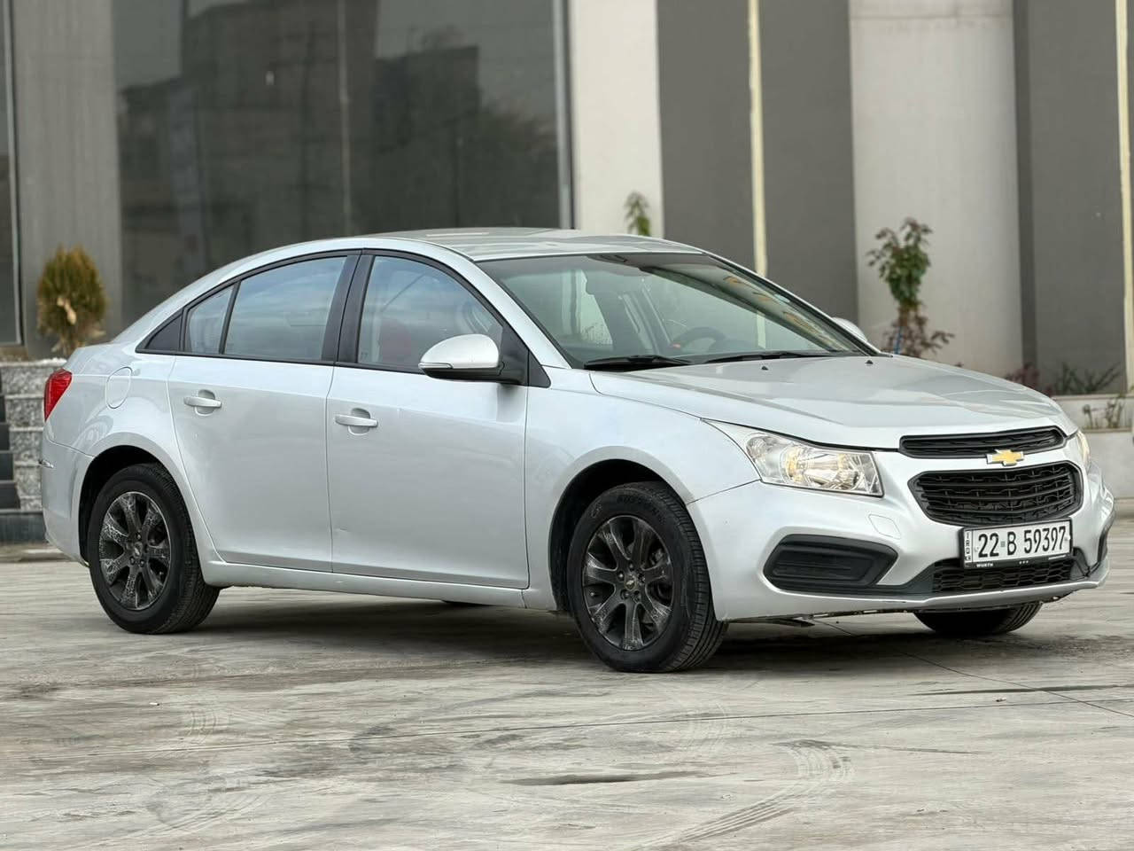 السعر 89 $$          ***********
كروز موديل 2017 خليجي مكينه كير شرط تبريد شغال  سنويه رقم جديد بأسمي شرط التحويل صبغ جاملغ وحافه البوند بدون دواخل كير توماتيك جامات كهرب شاشه كاميره تحكمات جهتين حساسات مثبت سرعه
