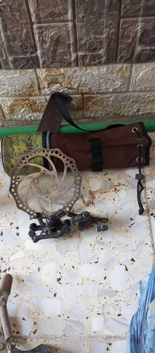 سلام عليكم شون الشباب الطيبه يتوفر غراض مال بايسكلات رياضي ابيع شلع ما ل
ابيع مفرد مكينه امامي كامله هيه ول بايدر زوج وكشن ومكاين خلفي ثنين وستاند ومنضومه مال بريكات ديسك وبوري مال كشن ويل كب كامل هوه وبوربرناته ومكينه ماته ياباني اصلي وعكرب هم وياهن وستيرن رياضي وبعد اكو غراض بل صور كدامكم ملاحظة تره بس سعر الويل ب 25 بدون لا مكينه ولا شي اخذته من صدريه قبل شهر بس اني ابيع شلعه كلهن سعر كل الغراض 50 وبيهن مجال بسيط للشراي الله شاهد جوه سوك بهواي دبيعهن روحو لصدريه وشوفو لسعار مكاني بغداد قرب جزيره بغداد السياحيه للتواصل عل رقم *********** ماعندي توصيل تجي تشوف وتاخذ
