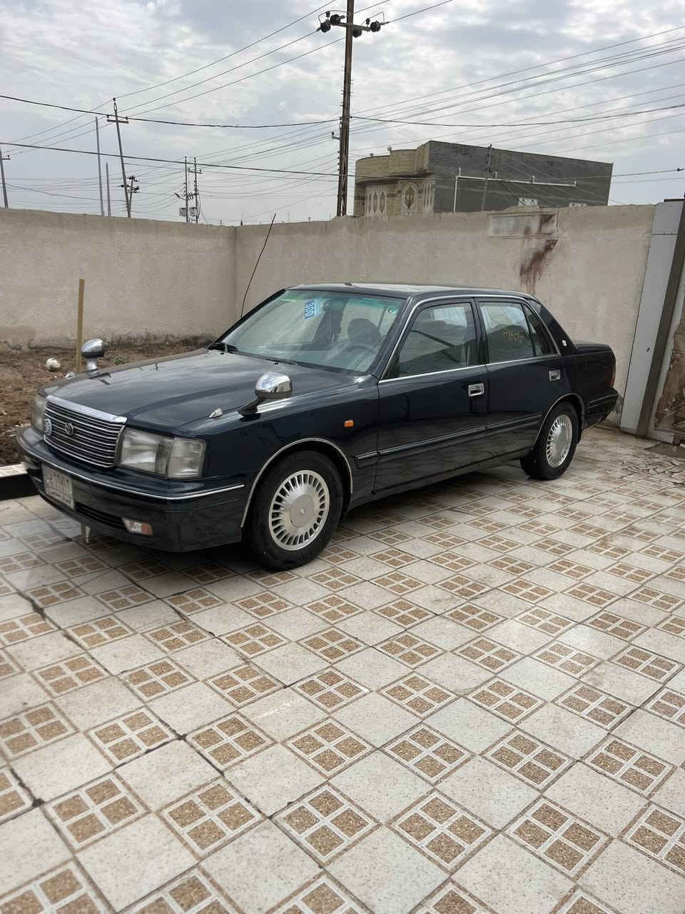 ماشاء الله تبارك الرحمان 🧿.
البيع تيوتا اكراون راس الثور تكم ممدل ١٩٩٨ 
رقم بصرة مشروع وطني بسمنة شرط ثاني يوم تحويل 
مكينة وكير فيفيتي 2500 تبريد حدادية تخم تاير شرط ١٠٠/١٠٠
شرط السيارة حيل متعوب عليهة كفالة عامة ظربة وتصليح 
وكص ونقل وعدي سونار بيهة ما عدة الصبغ مصبوغة جمالية اثر جراد       
تفاصيل اكثر تصل وبل خدمة السعر ٩٥ وبيهة مجال الشراي 
يتصل 
مكان السيارة البصرة 
لعلم السيارة ظفير وكهربايات ودشبول كلة غسق يعني كلة يسرى 
***********
