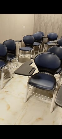 مقاعد جامعية للبيع جديدة غير مستعملة تصلح للدورات العلمية والمؤتمرات و...