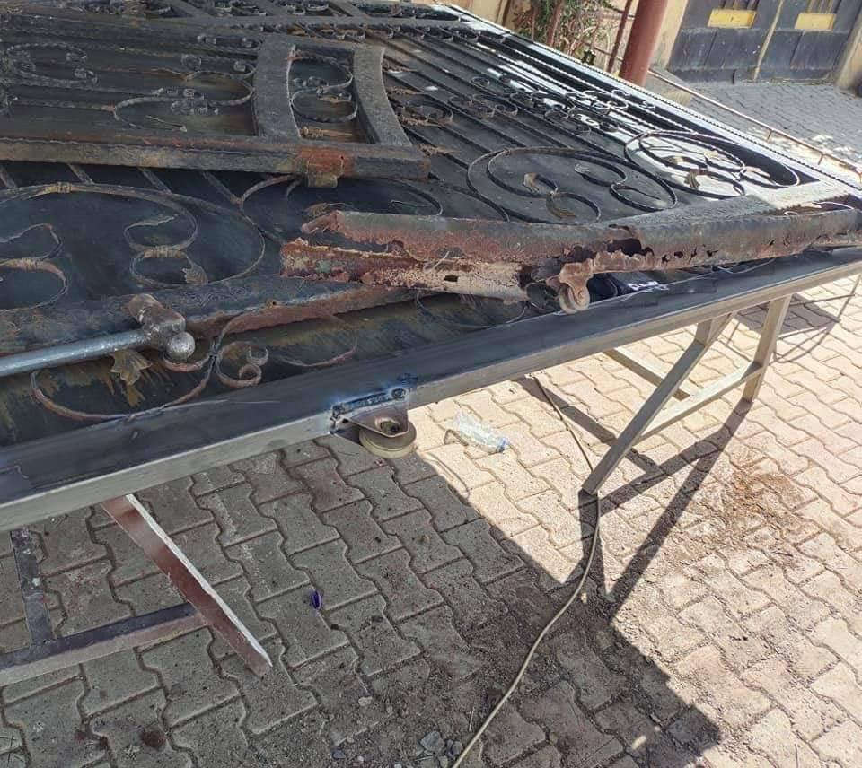 حداد جوال في طويريج  لتصليح الابواب والشبابيك وعمل كافت انواع السقائف والاعمل الحداده ***********) ***********)
