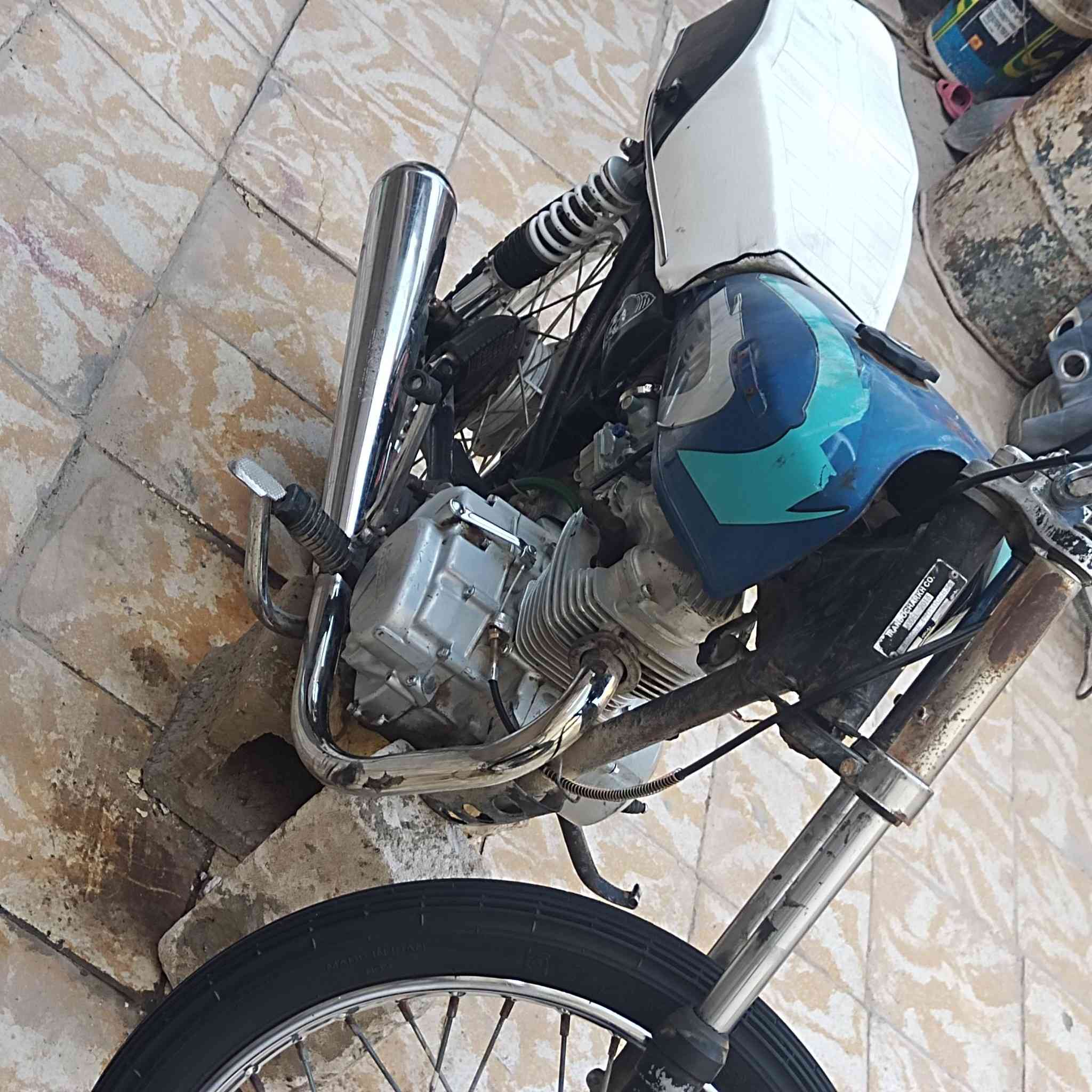 سلام عليكم  .  اربعه كير للبيع السعر ب380 صولي 7 اوراق مكان كوفه   شارع المعمل متواجد فيس وتساب وهاذه رقمي ***********
