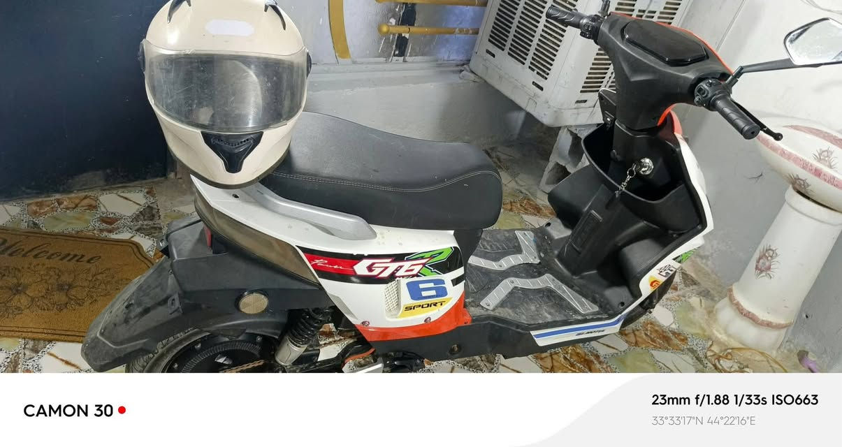 السلام عليكم دراجه #كهربائيه ⚡. شحن 🔋 للبيع. دراجه تشتغل #بصمه و #وسويج  جديده ونضيفه نضافه فول .. سرعة الدراجه 75.. وتمشي بل شحنه الوحده 40 كيلو وبيها منفذ شحن 🔋للتلفون. ولدراجه بيها نضام #البك .. وتمشي 3 سرعات..وبيها مانع #سرقه جهاز انذار وياها شاحنه الاصليه. وجفوف اصليات وخوذه.. السعر 550..وبيها مجال بسيط  العنوان الراشديه القدس/***********
