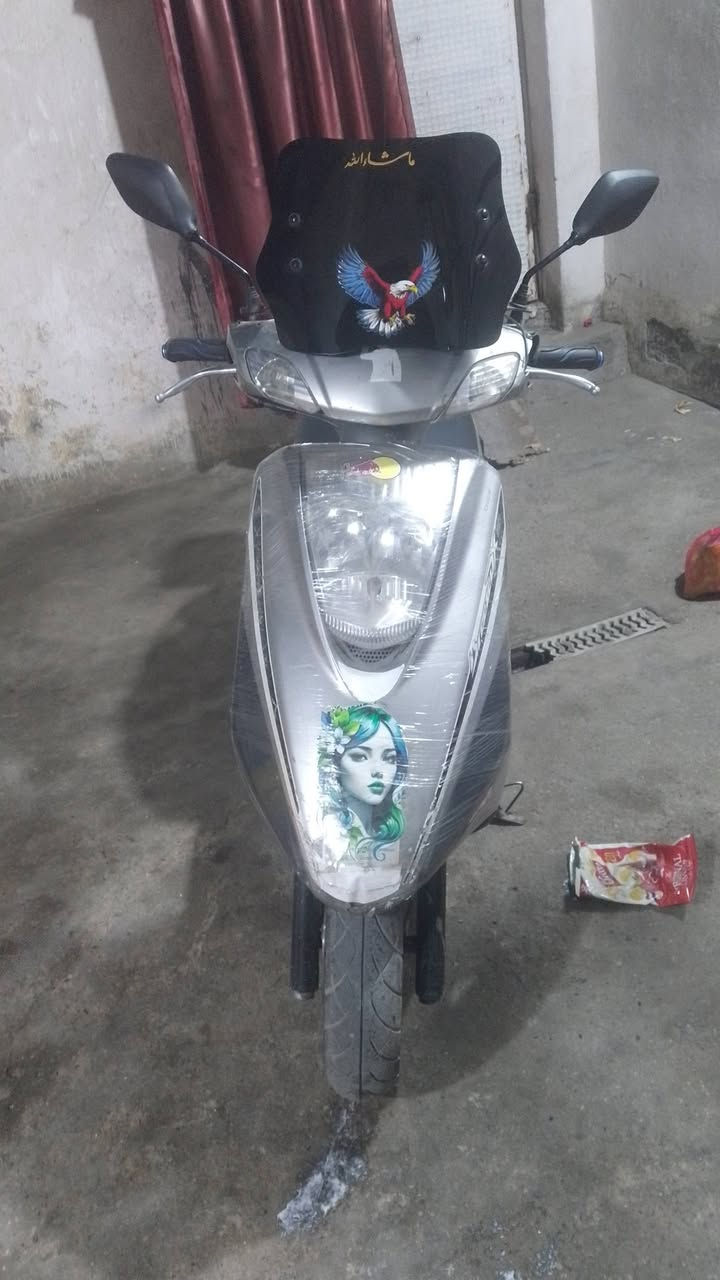 سلام عليكم ورحمه الله وبركاته 
دراسه بريز البيع دراجه شاهد الله تخبل وين متحب اطلع بيه ماتوكفك مكينه مكفوله مامفتوحه كهربيات كله شغاله اشاير اصطاب لايت لايت علي ناصي تايرات جداد باتري جديد نكرة سلف هندر دراجه كلش حلوة نقص فقط استان الوصطاني 
العنوان بغداد الشعب حي اور  السعر،،((( ٥٠٠ ))) وبيه مجال 
الشراي يتصل ويدالل ***********
