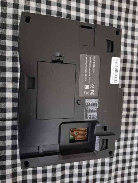 السلام عليكم 
١- جهاز بصمة ZKTeco 880 
سعر ١٨٠ الف
٢- بطاريات جهاز بصمة عدد ٤ 
القطعه ١٥ الف 
للتواصل ***********
