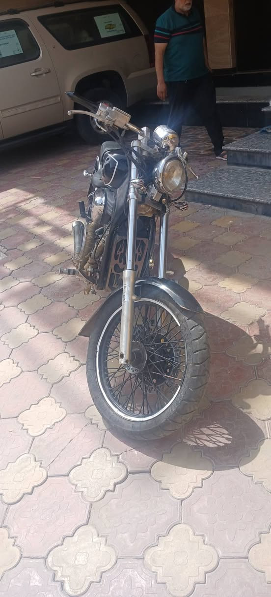 السلام عليكم 
هوندا ستيد 1991 رقم وسنوية للبيع
موجودة بغداد 
مكفوله كير محرك ميكانيك كهربائيات خالية من العطلات و نضيفه
يحتاجلها فقط ترتيبات من ناحية الكفرات والجمالية 
السعر غير محدد ادخل واتساب خاص و انطيني سعرك اعلى سعر ابيع ***********
