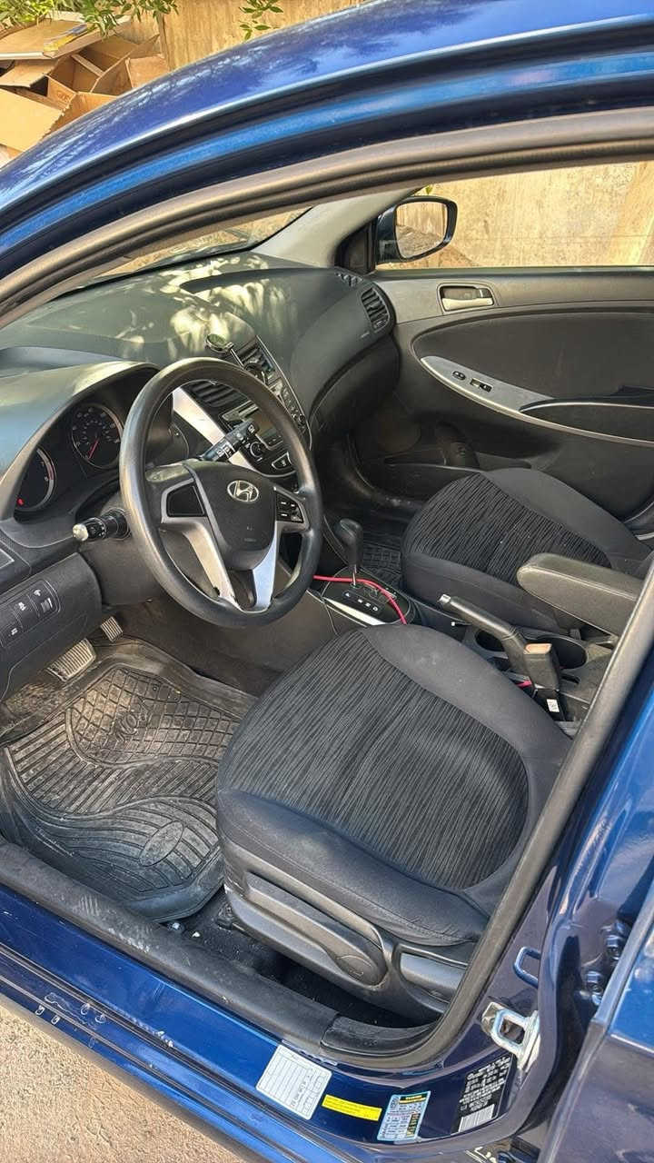 السلام عليكم 
اكسنت موديل 15 وارد امريكي السيارة كلين بيه بالعراق باب السايق فقط 
حجم المحرك 1600 GDi
رقم بغداد بسمي تحويل ثاني يوم السيارة مكفولة معايزه اي شي 
سعر105 وبيه مجال 
مكانه بغداد الدوره 
رقم التلفون ***********
*********** بي واتساب
