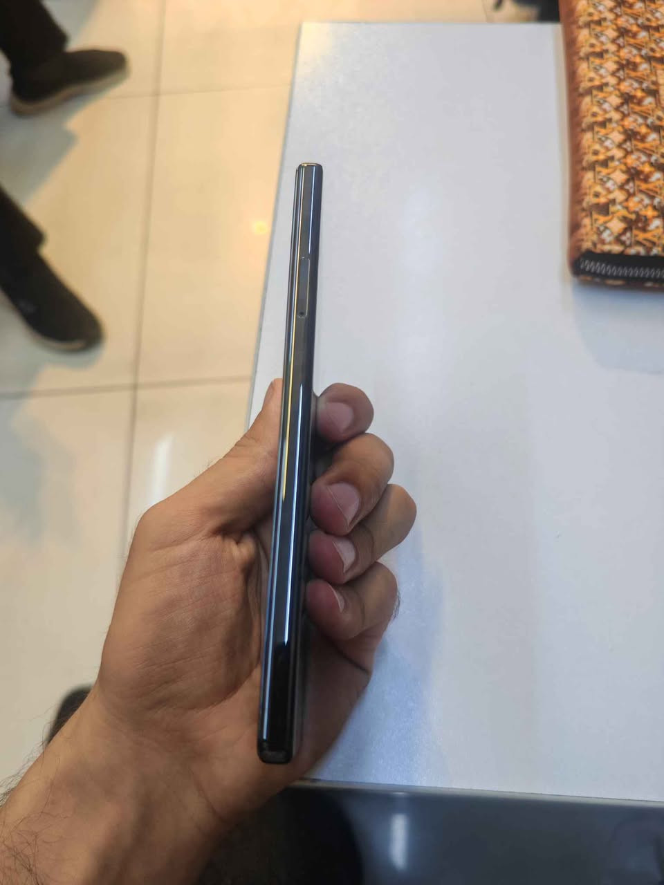 Mi Mix 
مۆبایلێکی تا بڵێی جوان و تایبەتە شاشەیکی پانو گەورەی هەیە بۆ سەیری فیلم و یاری تەنیا ئەو درزانەی تیایە لە ڕەسمەکا دیارە 
نرخی 100 هەزار و مەعمەلە
2 sim
128gb/4gb
Camera 4k
Battery 4400mah السليمانية, العراق


**إذا كنت صاحب هذا الإعلان وتريد حذفه لأي سبب، رجاءا أرسل رسالة إلى الدعم الفني**