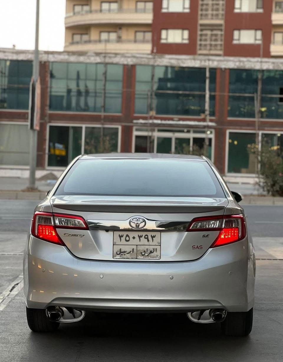 السلام عليكم
#الحلال للبيع 
كامري 2013 SE شركة ساز خليجي
ماشية116كم 
لون سلڤر حجم المحرك 2500 ياباني 4 سلندر
مابيها صبغ فقط بارد مكانين 
رقم اربيل هزة جديدة وسنويه جديدة السياره بسمي تحويل ثاني يوم  السنويه إلى 2030 طخم تاير جديد كشن لمس وكهرباء تبريد قطعتين لمس ومركزي ثلاجه شغاله شاشة كاميرا حساسات خلفية
دبل گزوز مرايات اشارة وكهرباء
تحكمات ستيرن وتحديد سرعة كشنات جلد سبير مانازل على وضع الشركة 
وبعد بيه مواصفات السياره مال بيت و مال جناي ماتصرف عليه شي بس ستر من الله  
الاستفسار اكثر الاتصال بالرقم *********** 
مكان السيارة الشرقاط
السعر 158 وبيه مجال شي قليل و كلشي موجود بالسوك  🫡
