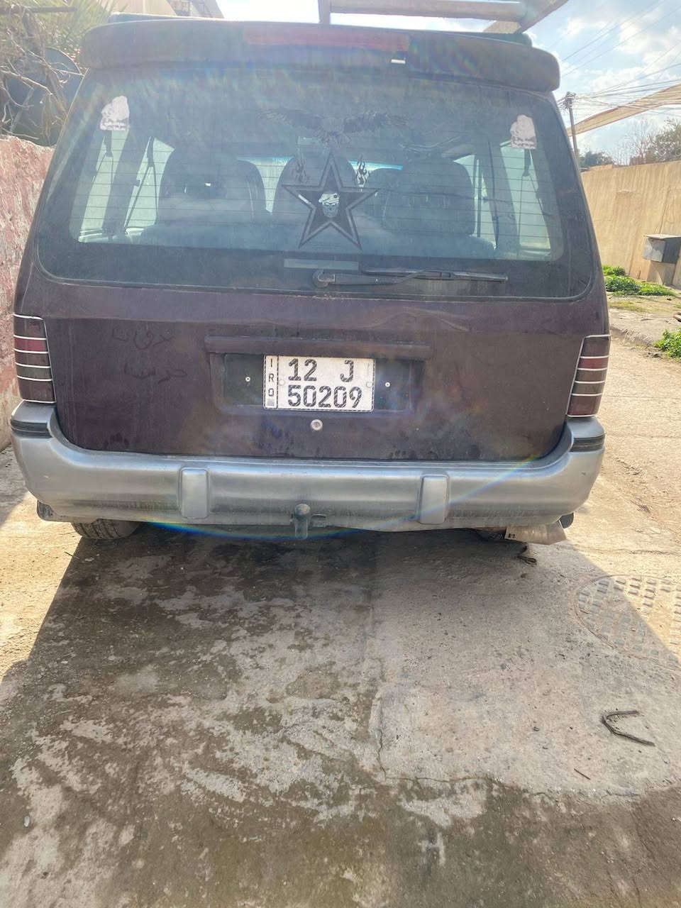 للبيع اومراوس حسب القناعه السياره كلها شرط رقم نينوه دولي باسمي موديل 95 مصبوغه احزام للجماليه كله شرط مكينه وكور السعر 45 للتواصل *********** *********** وايضن واتس اوماسنجر موجود
