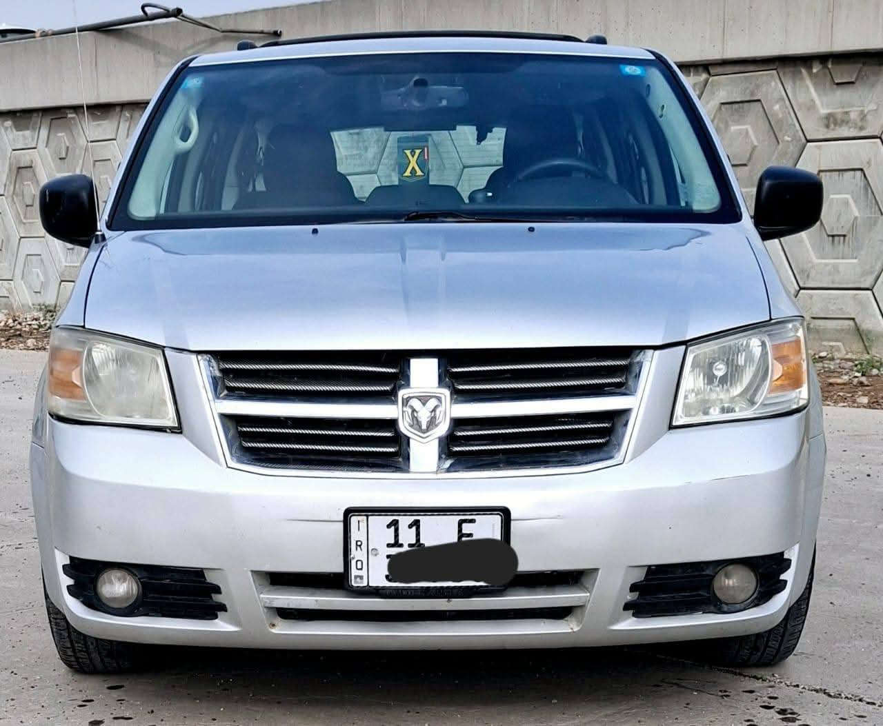 من رخصت مدير الكروب المحترم السلام عليكم دوج كرفان  ٢٠٠٩  وارد أمريكي السياره رقم بغداد انكليزي ماشيه   118 الف فول مواصفات ابواب كهرباء بريك كهرباء كراسي كهرباء سته جام كهرباء سبعه راكب ثلاث قطع تبريد فرس بالسقف فرس ارضي ويل مال  ٢٠  شاشه اصليه قلاب مع كامره السياره بيهه صبغ ٥ قطع جراد فقط بدون حادث بدون تبديل  كير مكينه مكفولات صدر أمامي وخلفي نضيف تخم تاير تبريد شغال السعر   (  ١١٣  ) بيهه مجال الاتصال    *********** مكان بغداد
