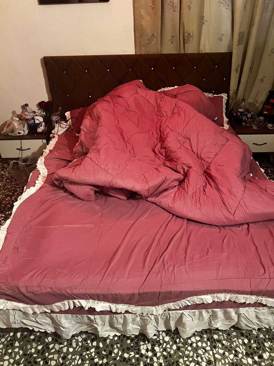 غرفه تركيه للبيع مبيها ضرر
خمس قطع اخذتها قبل شهر السعر ٣٧٥ 
مكاني السيديه


**إذا كنت صاحب هذا الإعلان وتريد حذفه لأي سبب، رجاءا أرسل رسالة إلى الدعم الفني**