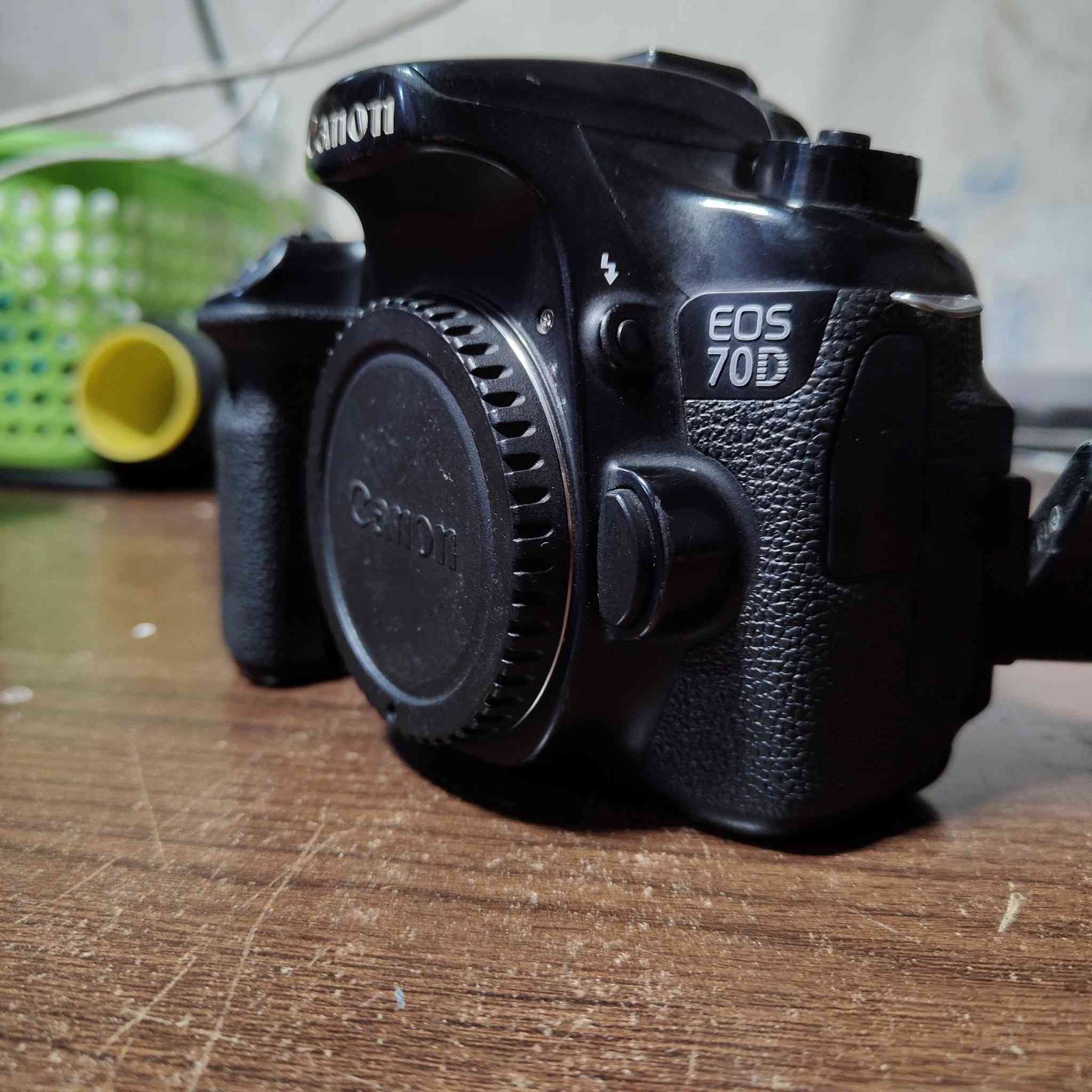 #بدي_بدي_فقط...... كانون #70D... 
نضافه 90%. 
حزام كتف 
بطاريه 
شاحنه.....
مكان #ناصريه قضاء رفاعي 
تواصل خاص 
وتساب... او #الهاتف_***********
