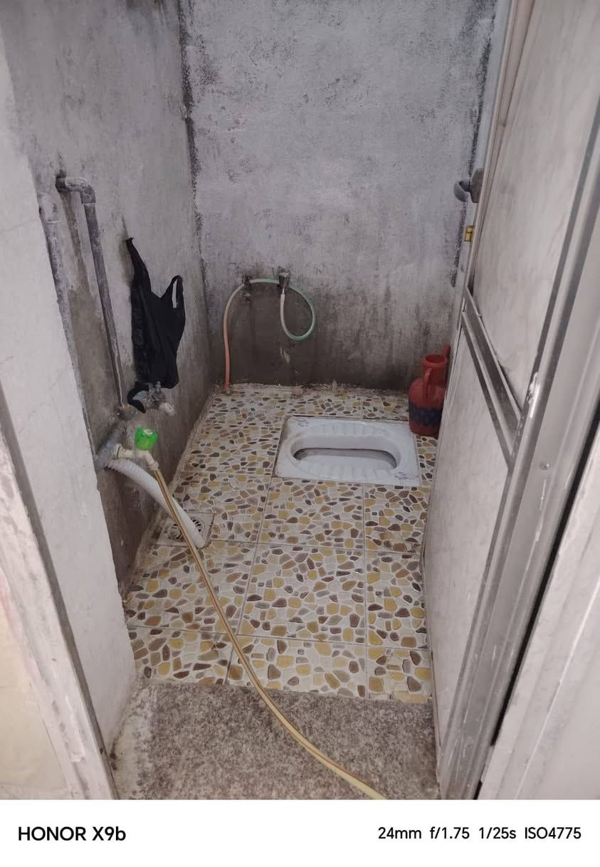 يوجد لدينا

شقه للايجار ارضيه مال عائلة نفرين

غرفه مطبخ صحيات

سعر اجار 160 الف

الماء والكهرباء والانترنت واصل علينا

حله حي المهندسين قرب مركز تأهيل الجرحى

للاستفسار الاتصال على الرقم ***********
