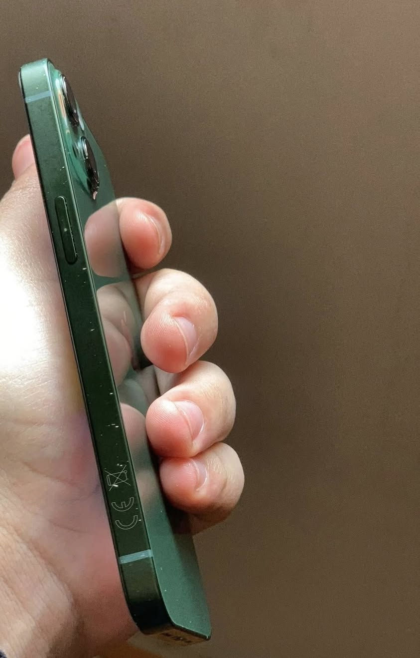 السلام عليكم 🫡 
ايفون 13 عادي 📱 للبيع 
ذاكره128
بطاريه %‎77
ممبدل بي اي شي ولا مفتوح منه قطعه 
تفاصيله بالصور ..نظيف .. مكاني بغداد
 سعر 375
***********وات ساب او تصال
