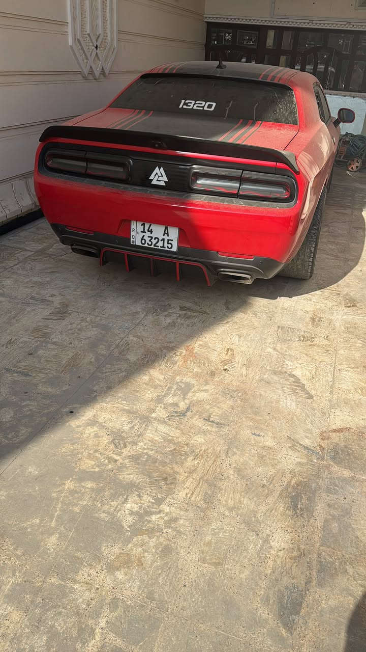 السلام عليكم سياره جالنجر شيكَر 18 اصل عليهه برمجه وتفريغ وشوته مفتوحه وكزوز srt ووسطيات slp وويل روهانه جديد ما بي اي فطر ولا تصليح وبيهه دركه فورجد كاربون فايبر ودواخل كاربون فايبر وغرفه حمره كنتاره وجلد السياره ماشيه 60 ميل تقريباً بل 95الف السياره بحاله الوكاله جديده لا مبدل بيهه بطل ولا برغي مفتوح بلمكينه عليهه ادامه كامله من منضومه مي ولف حماوه 82 كل ما تدوس تنزل حراراتهه فدشي كلش مرتب ضغط الدهن ممتاز بحاله الوكاله اذا مو احسن السياره تنوخذ ربع دينار مينصرف عليهه كامله مكمله من ناحيه شكل ومن ناحيه اداء بيهه كلش هواي تفاصيل وبلواقع حيل احله وفهئه نادره ومميزه بهيج نضافه السياره ضربتهه جاملغ وبنيد وطرف الباب لان راجع عليه الجاملغ من جهه عكس السايق اما صفحه السايق بيهه بارد بلباب جداً جداً بسيط وبطرف الجاملغ الوره هماتين كد اصبعين جداً خفيف)(***********
