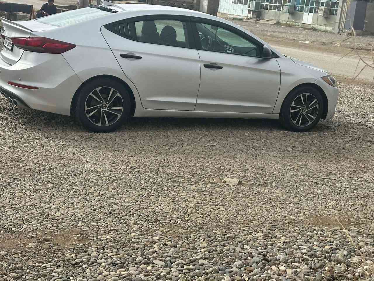 النترا 2017محرك 20دوش  مامفتوح ضرر چاملق  وشبر بل بونيد من جيهت الجاملق بدون دواخل   ***********
السعر ١٣٠ وبيه مجال بصيط 
حميدي الحسن الشيخ الجبوري
