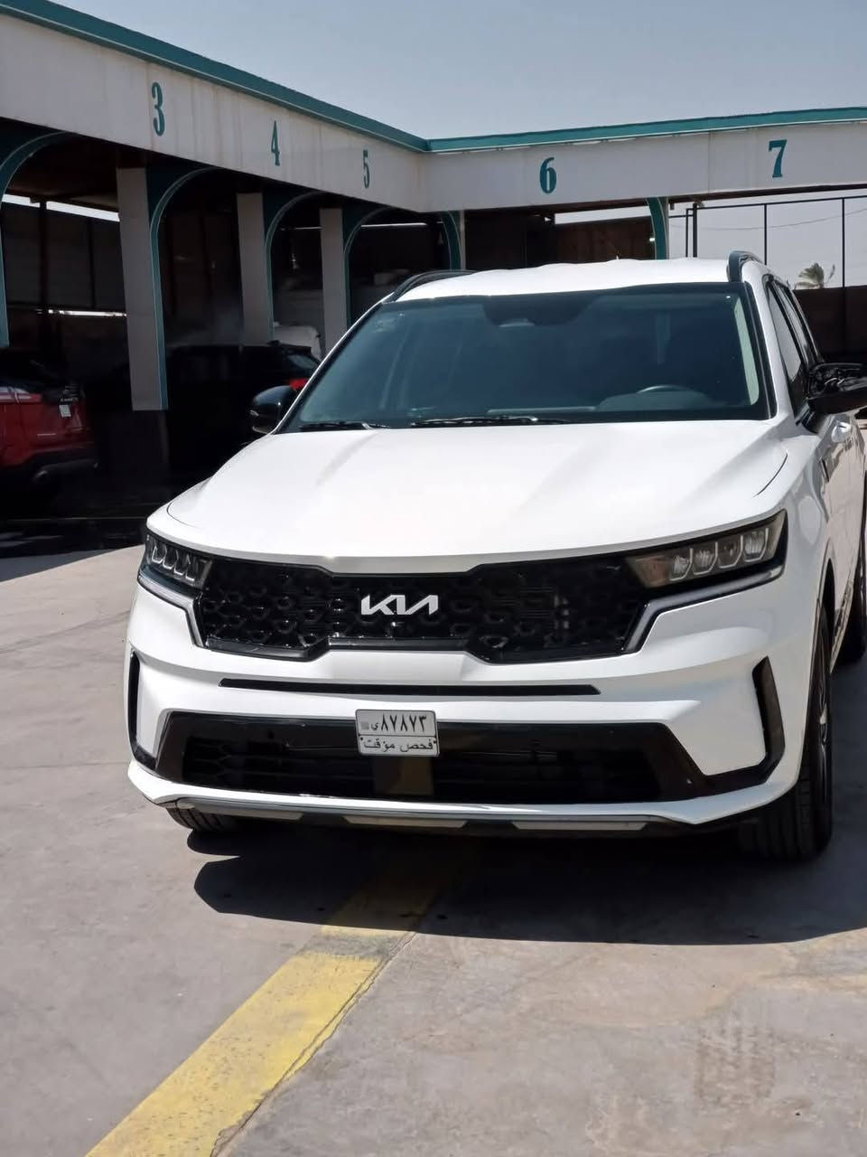 السلام عليكم  
للبيع كيا سورنتو 2023
محرك 4 ستندر 2500
وارد امريكي 
بحالة الزيرو ماشيه6الاف 
فول مواصفات عدا البانورما
بصمه
صندوق كهرباء
نظام ترحيب
شاشه كبير
اوتو هولد
سايد بريك بصمه
نزول منحدرات
بردات خلفي بلادي
كراسي كهرباء
7راكب
حساسات امامي و خلفي
مري شفط
شفتات+ تحكم 
تشغيل عن بعد
وبعد مواصفات هواي السياره بسمي. البصره قضاء القرنه 

للتصال 
***********
