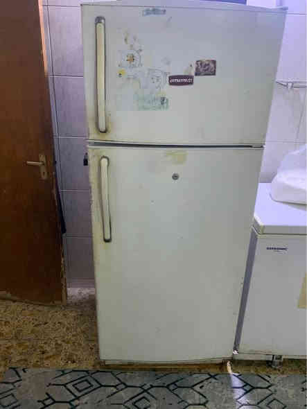 ثلاجه شغاله كلشي مابيه تبريد وثلج فريز للبيع سعره 200 بيه مجال لطيبين مكان مشراك الجديد
*********** شط العرب
