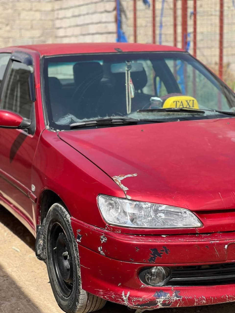 سلام عليكم
بيجو 306 مصبوغه حزام موديل 2002حره رقم صلاح الدين صدامي شرط التحويل محرك وكير جديد درايم شفت جديد صدر جديد كهربائيات كامله تاير نص عمر 
سياره جاهزه ماناقصها شي 
مكاني بيجي
السعر34
اتصال***********
