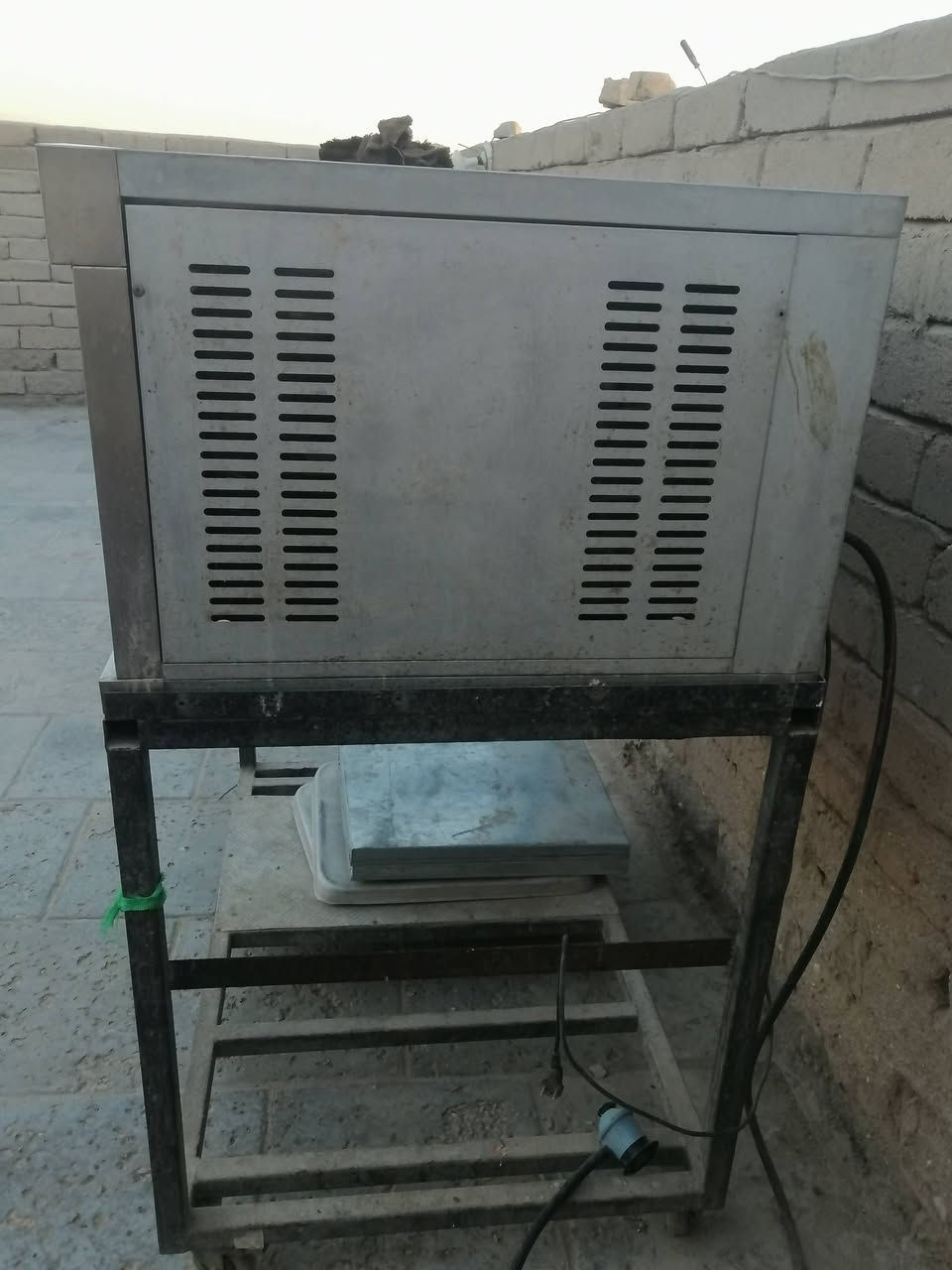 فرن كهربائي نضيف اخو الجديد ٥٠٠ اوبي مجال مكاني الناصرية ***********
