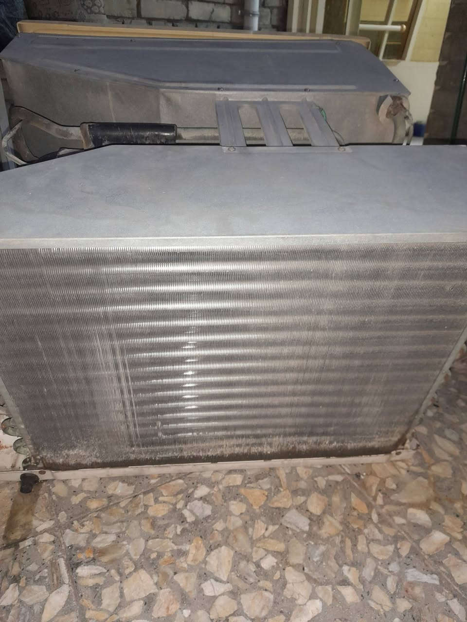 جنرال الابتر طنين نظيف جدا سعره ٣٠٠الف بغداد البلديات ***********
