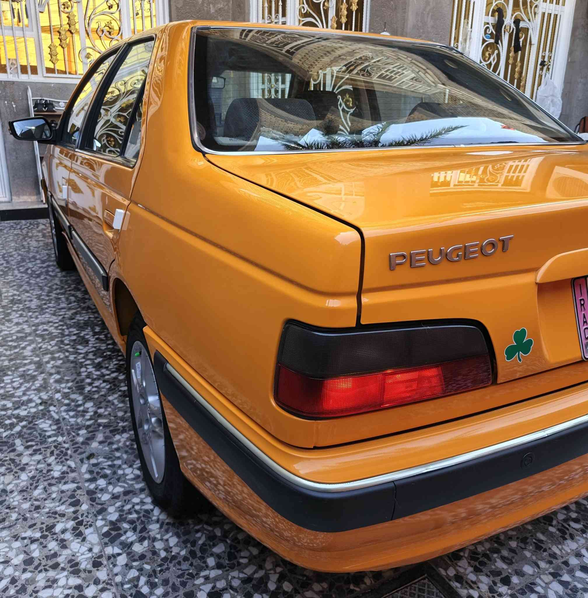 السلام عليكم للبيع بيجو موديل 2024 سياره جديدة مكفوله لاضربه ولاصبغ ولاتبديل تخم  تاير جديد هيئه وغرامات امصفره منضومه غاز سياره سبير مانازل عدتها وكتلوكاتها بعدها مامستخدمات الرقم *********** العنوان بغداد الشراي يتصل
