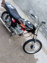 عندي دراجه موديل 2025تيربو سعرها 550وبيها مجال 07773669142