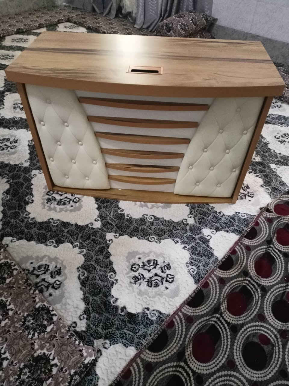 مكتبه للبيع جديده السعر/125/وبيها مجال موصل حي  الرافدين ***********//// ***********
