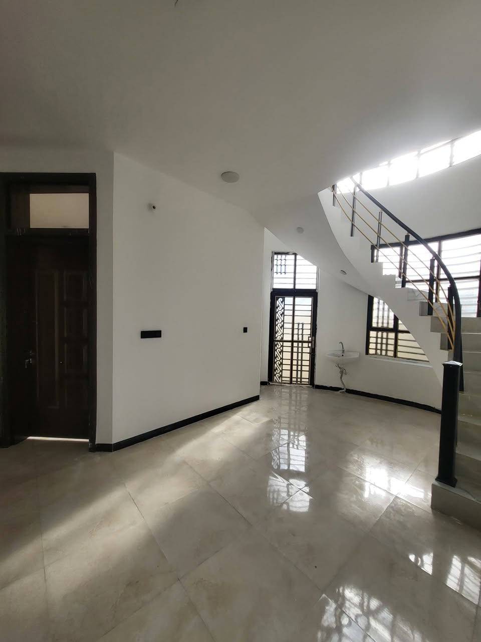 اللـهـم صـــــل علـــى محمــــدوال محمـــد
#داراللــبيع 
مـكـــانه بـابــــل حــي الصــحه
شــــــــــارع مسكوف البغدادي مقابيل مكتب حسين مارينه بالظبط 
شارع 10 متر تبليط للباب
ركن +ركن ع شارعين عرض الشارع الواحد 10 متر
كونكريت مسلح درجه اولى شغله امانة الله 
تجي وشوف بعينك 
هستوه طالع منه الخلفه 
تسليم مفاتيح مباشر🔑🔑

يــتكـون الـدار مـــن؛   2 .غــــــــرفه  
ســـتقـبال كبير   او هــــــول كبير  .  ومـطبخ .   وصـحـيات  وكـــــــراج سيارة مـــسـاحــــــه 160متر بالسند واقع حال 168
زراعي سنـــــــــد 25 
الســ  ـــعـــــ  ـــر.... وتفاصيل  اتصل   #الــواتـــسـاب 👇👇👇👇👇👇👇👇👇
 رقــــــــم الــــــهاتـف......  👈👈  ***********  واتساب 

    يرهم مراوس حسب القناعه

البيت عوزه بس غسل فقط
بالخير ع ياخذه 

...... اللـهـم صـــــل علـــى محمــــدوال محمـــد  ......
