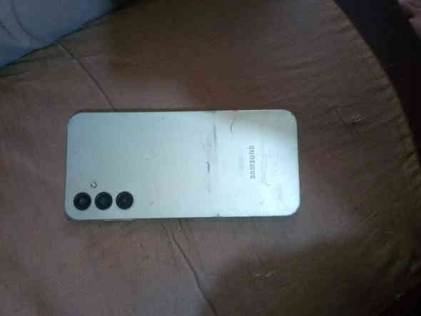 السلام عليكم جهاز سامسونك نضيف جدا علفحص سعره ٨٠ وبي مجال مكاني حي الرئاسه مكلف بلنشر رقم صاحب التلفون ***********
