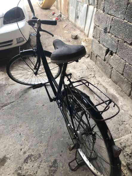 بايسكل بناتي للبيع 
حجم ٢٦ حلو وزين مابي اي شي مثل ما موضح بل صور 
السعر ٦٠ وبي مجال مكاني بغداد حي العامل متواجد على الواتساب ***********
