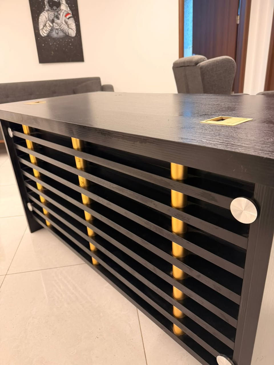 ميز مكتبي اخو الجديد
السعر ٢٢٥ مكان بغداد المنصور 
بي مجال بسيط


**إذا كنت صاحب هذا الإعلان وتريد حذفه لأي سبب، رجاءا أرسل رسالة إلى الدعم الفني**