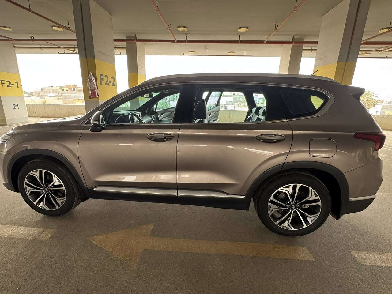 هيونداي سنتافي 2020 خليجي HTRAC
ماشية 87 الف كيلو متر ( قابل للزيادة )
مواصفات السيارة 
كشنات جلد جوزي قرميد
دشبول جلد + صاج 
6 سنلدر محرك 3500 دوش
نضام الدفع  (فورويل) 4 ويل
لايتات زينون عالي ناصي + بلوجكترات زنون + لد نهاري 
بك لايت LED
حساس امامي وخلفي
رادار جانبي + مري شفط + اشاير بل مري + مري قلاب 
كشنات امامية كهرباء + جلد + تدفئه وتبريد + خزن ميموري للسايق
سستم صوت 
دشبول جلد ومطعم صاج بلاد  + دشبول متغير المودات
صندوك كهرباء + ذكي
4 كامرات
بصمة 
بانوراما
سقف كنتاره اسود
7 راكب
شفتات استيرن
كروس سرعة
شاحن واير ليس
سايد بريك كهرباء
نظام اوتو هولد
4 وضعيات قيادة 
نظام ترحيب عند الاقتراب
بردات ابواب خلفية 
حساس مطر
شاشة  نفكيشن
12 ايرباك
مانع انحدار
مانع انزلاق
تبريد شاشة + 3 قطع تبريد
مراية اوتو دم + بوصلة
ثلاجة 
شادلها داش كام امامي خلفي
السيارة من الصفر لحد هسه دهن صيانة بل شركة
قبل شهر مبدل صدر كامل دبلات + تخم تاير كوري 
مكفولة 
السعر : 28,000 $ ( 43,000,000  )
تفاصيل اكثر 
7838727232
7729727232  
وات ساب


**إذا كنت صاحب هذا الإعلان وتريد حذفه لأي سبب، رجاءا أرسل رسالة إلى الدعم الفني**