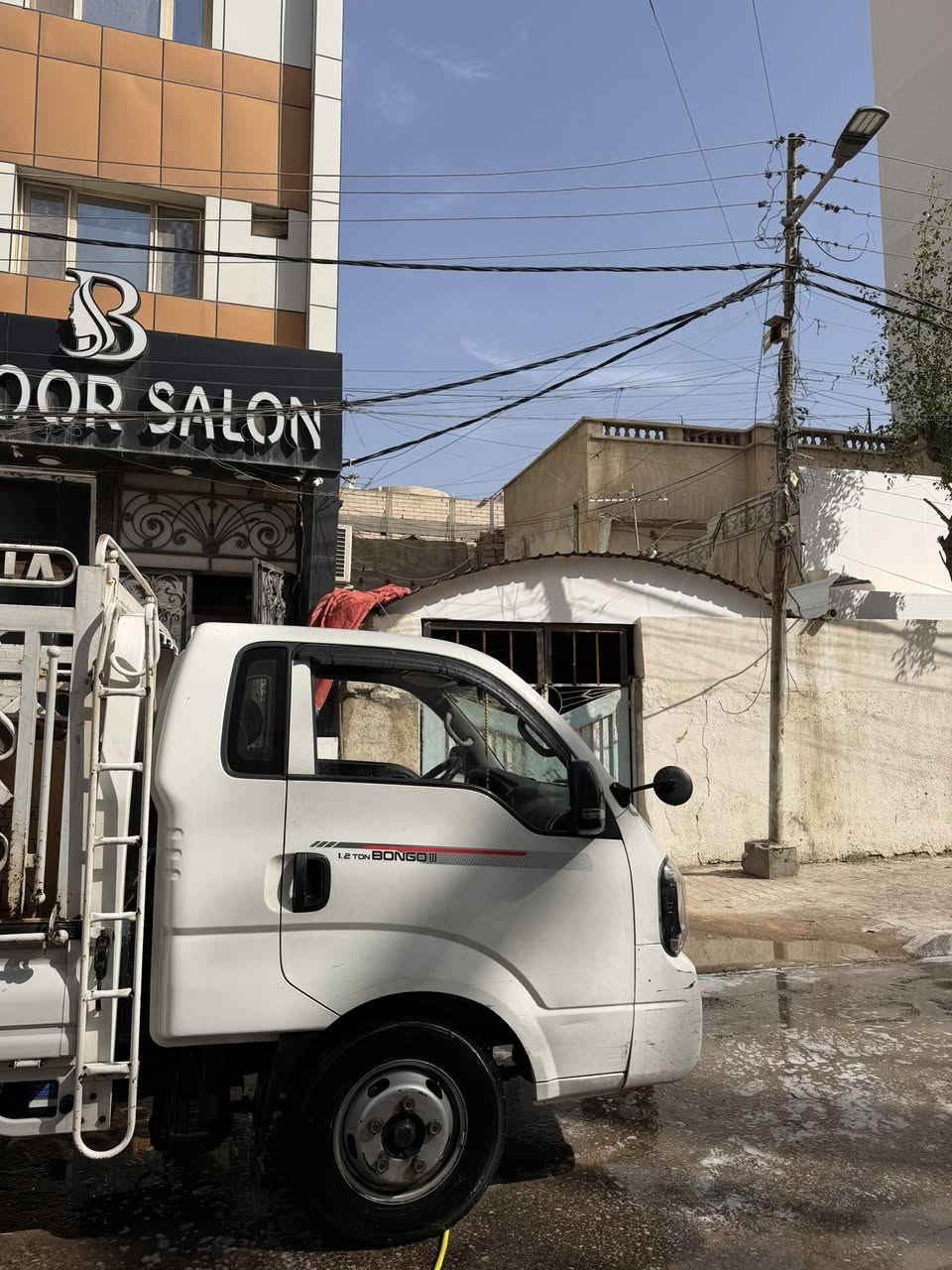 كيا بنگو فحل مسكر موديل 2020 كاز كير عادي بدي نضيف بدون ضربه مبدل مكينه جديده كير بلادي السياره ما ناقصهه اي شي دك سلف واطلع بيهه ملاحظات بالبدي زلوغ وغيرها مو شي لافت للنظر
ماشيه 144,000

للتواصل 
***********
المكان 
البصره الجزائر
