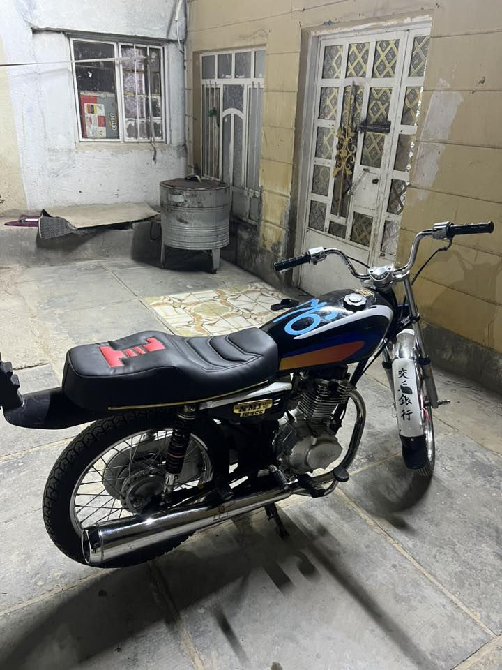 سلام عليكم دراجه للبيع شاصي نامه بلاد وكيل نوار موديل 21 تعمير كله جديد بمعنئ الكلمه مكينه سيجي نامه شرط الفحص وطيران وياه غراض مال بلاد كامله السعر 900 هيه وغراضه بدون غراض ب 850 شراي الاتصال خاص مقفول ***********
