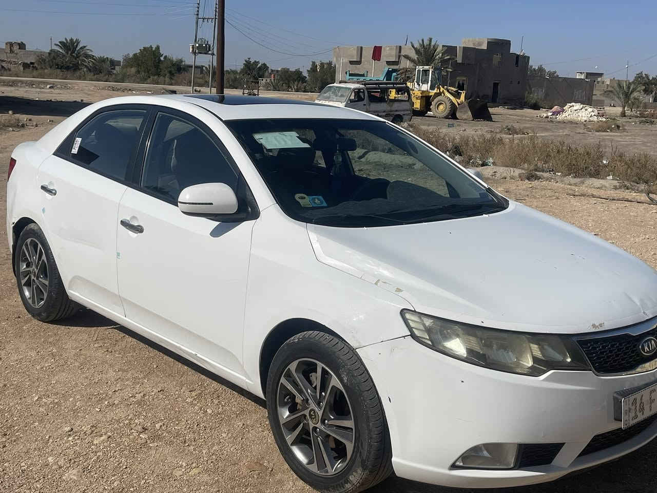 السلام عليكم سيراتو موديل 2012 رقم بصره بسمي مكان السياره السماوه بيه جاملغ الايسر مبدل فقط سعر 95او بيه مجال رقم الهاتف ***********
