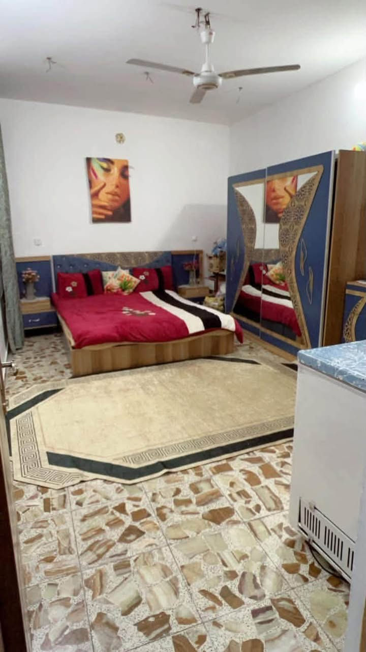 بيت 140 م للبيع زراعي اراضي حجي جعفر قرب اربع شوارع الزعفرانية . طابقين . يحتوي على كراج ومطبخ. وصالة و حولي وصحيات . وغرفتين نوم . ومنورين ... الطابق الثاني غرفتين نوم كبيرتين وحولي وصحيات وسطحين . المنطقة مجاري وكهرباء وماء . وانترنت ضوئي . الفرع تبليط .
اي استفسار الاتصال على الواتساب 
***********
