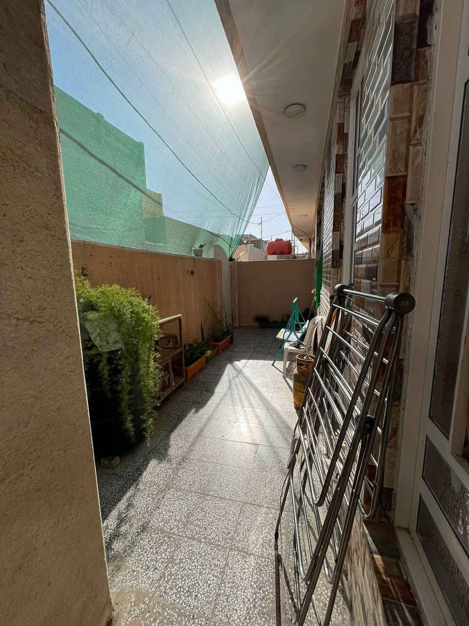 السلام عليكم ورحمه الله وبركاته
مكلف بلنشر دار للبيع مساحه 100 مربع طابقين زراعي حي العسكري قرب حسينيه الصادقين يبعد عن شارع الشهيد عمار 300 متر للاستفسار الاتصال على الرقم ***********
