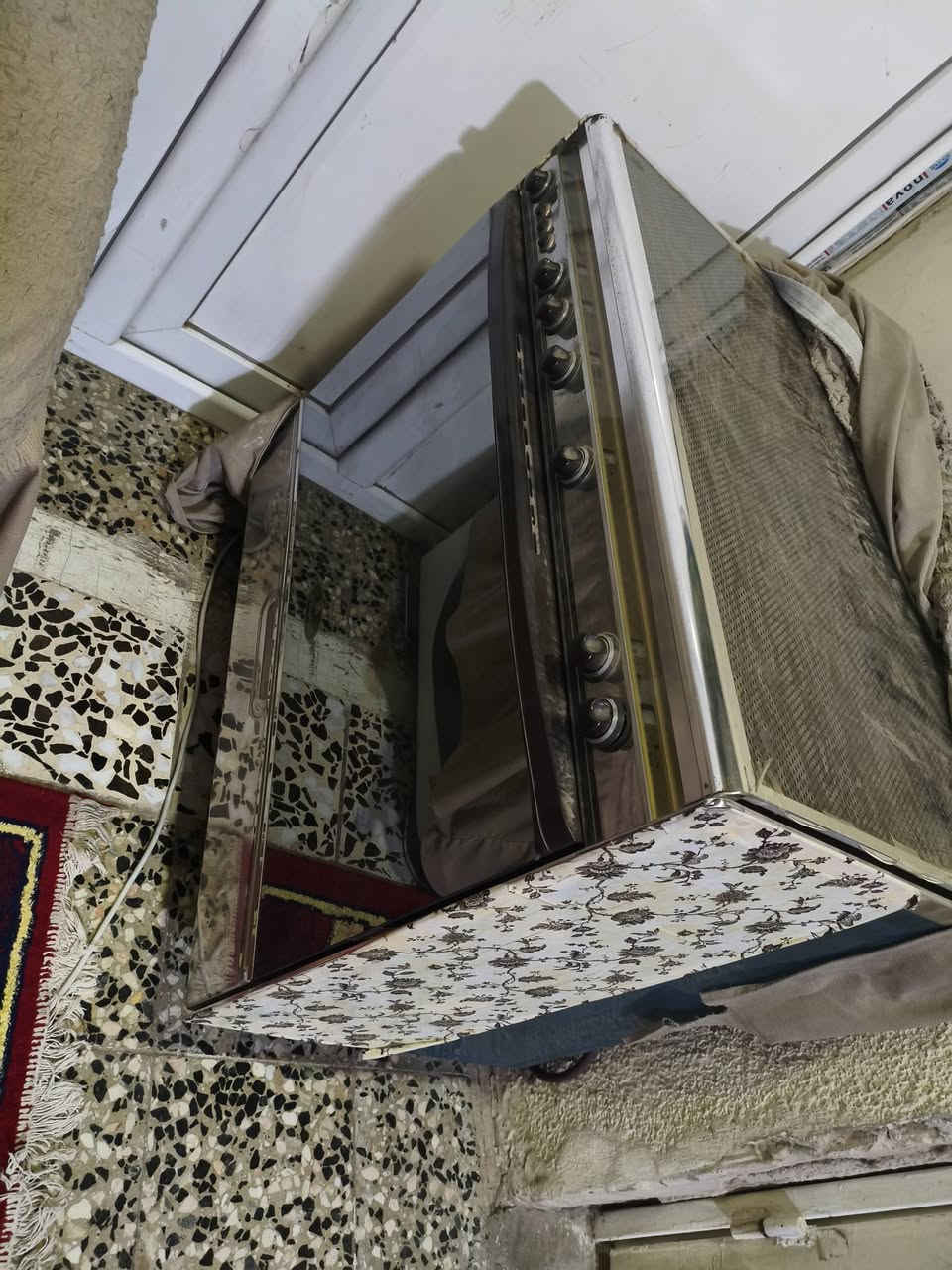 طباخ كريازي للبيع 
( باب اول)  نضيف جدا 
السعر 250 وبي مجال 
المكان كوت 
الاستفسار على الرقم فقط 
***********
