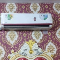 عارض سبلت للبيع السعر 200 وبعد بي مجال الرقم للتواصل 07775015812