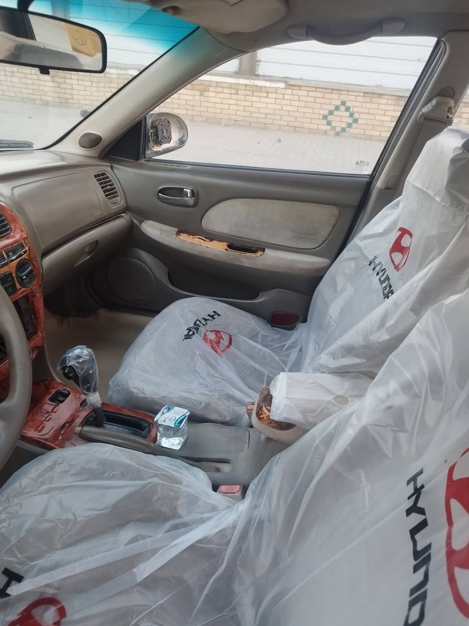 سلام عليكم 
سوناتا موديل 2000  رقم بصره سنويه جديده لل 29 
سياره جاهزه محرك وكير جدد اوتو تبريد ثلج حداديه 
وكهربائيات كله جاهزه بدون ضربه سعره 52 
***********
