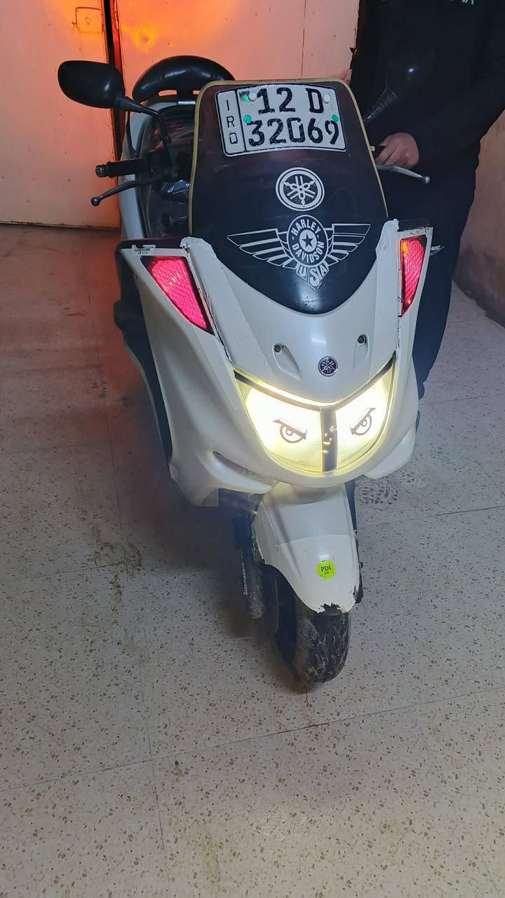 دراجة ياماها ماجستا دبل رون
محرك 250cc
لايت زنون 
نضافه كفرات 70 بل 100
دراجة كله شغاله عدا كيج البنزين
مجفته تجفيت جديد صوت ناعم
السعر مليون 800
***********
