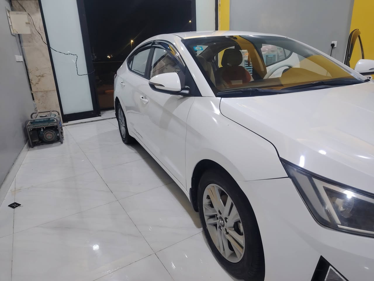 للبيع النترا ١٩ مكينه الفين دوش بيه قطعتين باب خلفي جهت الصدر وقبق جنطه ماشيه ١٩٥ بسمي تحويل مباشر للاستفسار ***********
